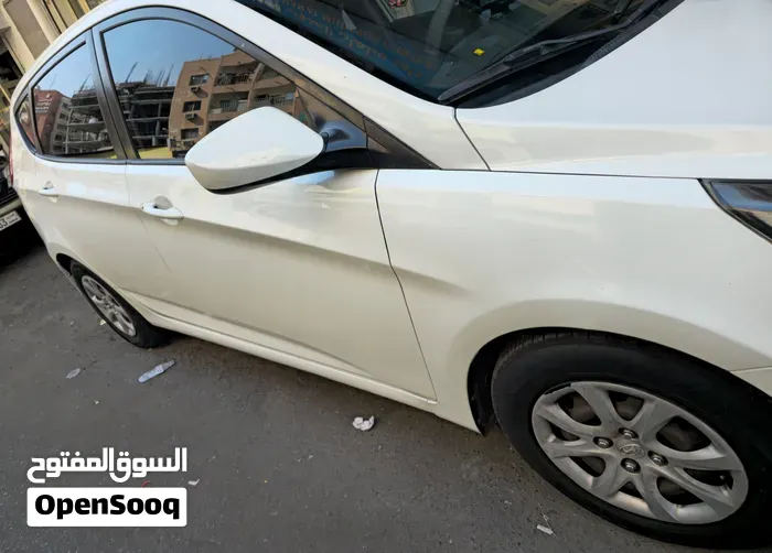 Hyundai Accent 2012 photo 3