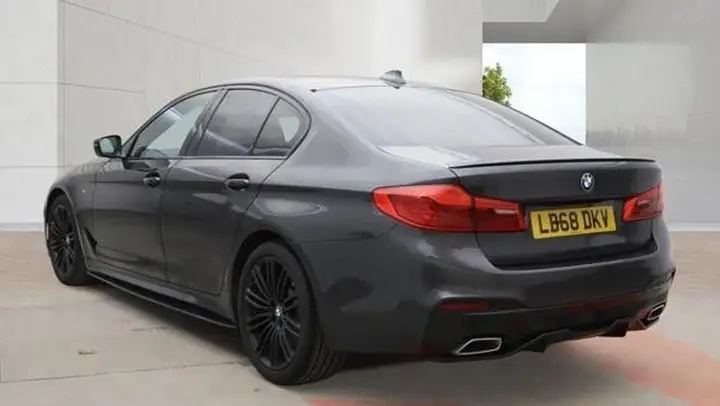 BMW 5 Series 2018 photo 3