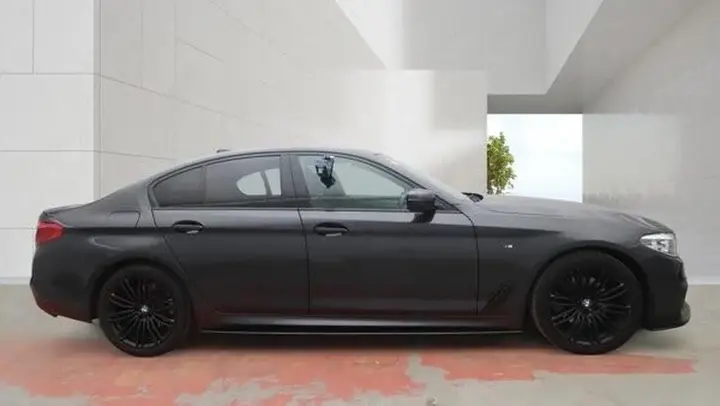 BMW 5 Series 2018 photo 5