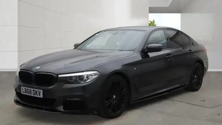 BMW 5 Series 2018 photo 2