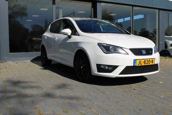 Seat Ibiza 2016 photo 3