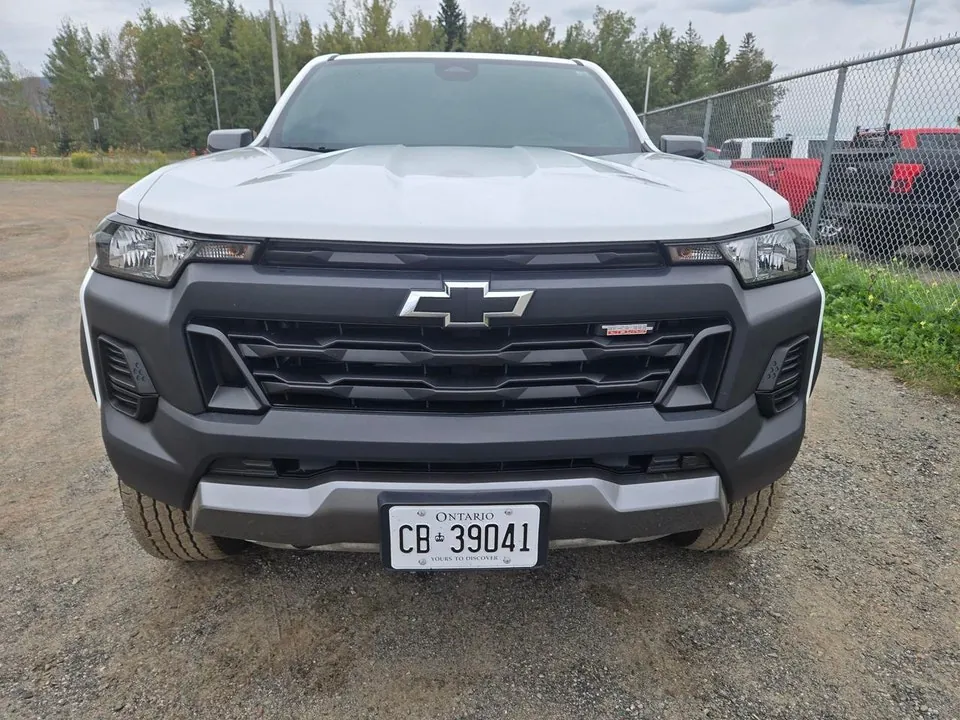 Chevrolet Colorado 2025 photo 2