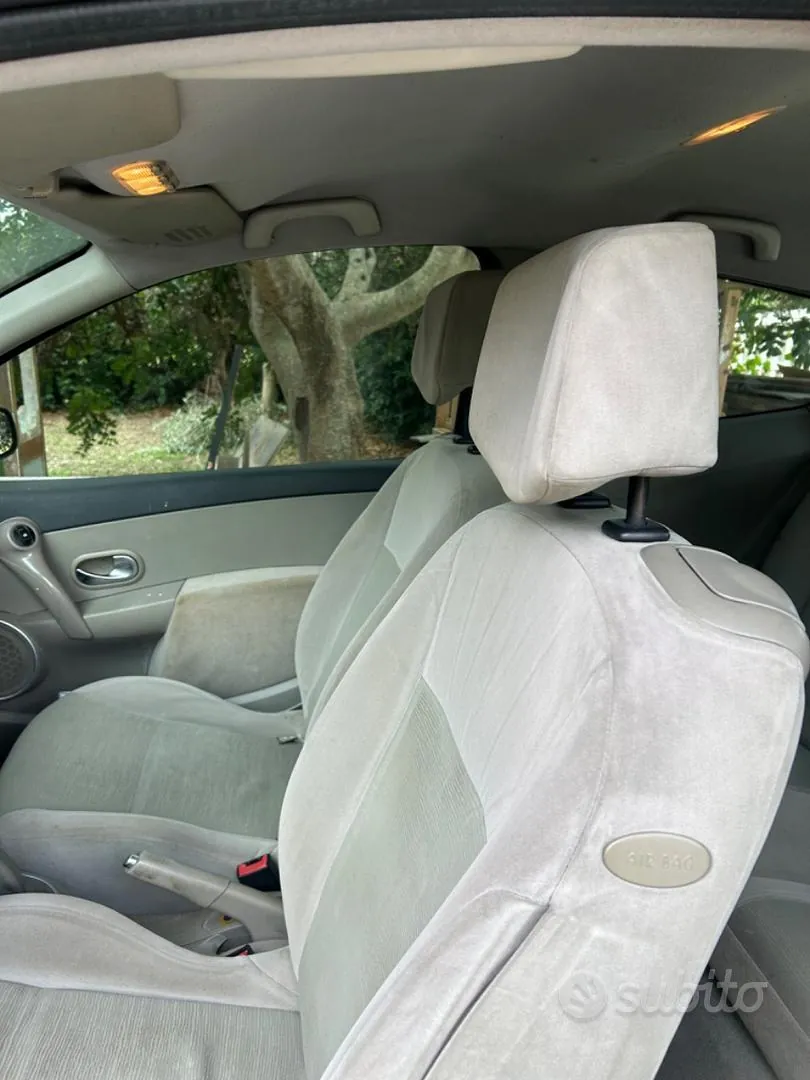 Renault Clio 2005 photo 3