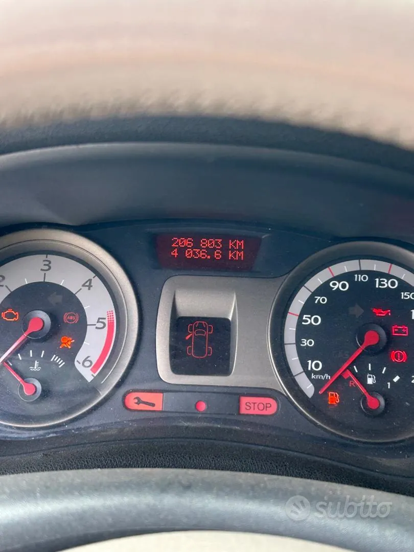 Renault Clio 2005 photo 5