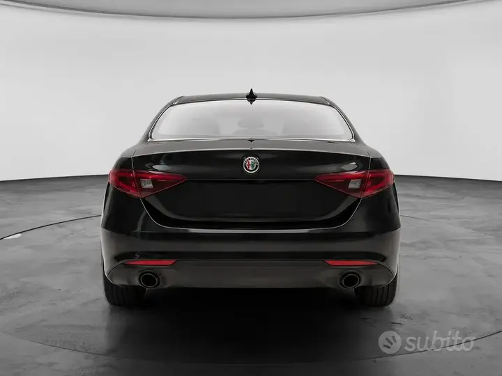 Alfa Romeo Giulia 2022 photo 2