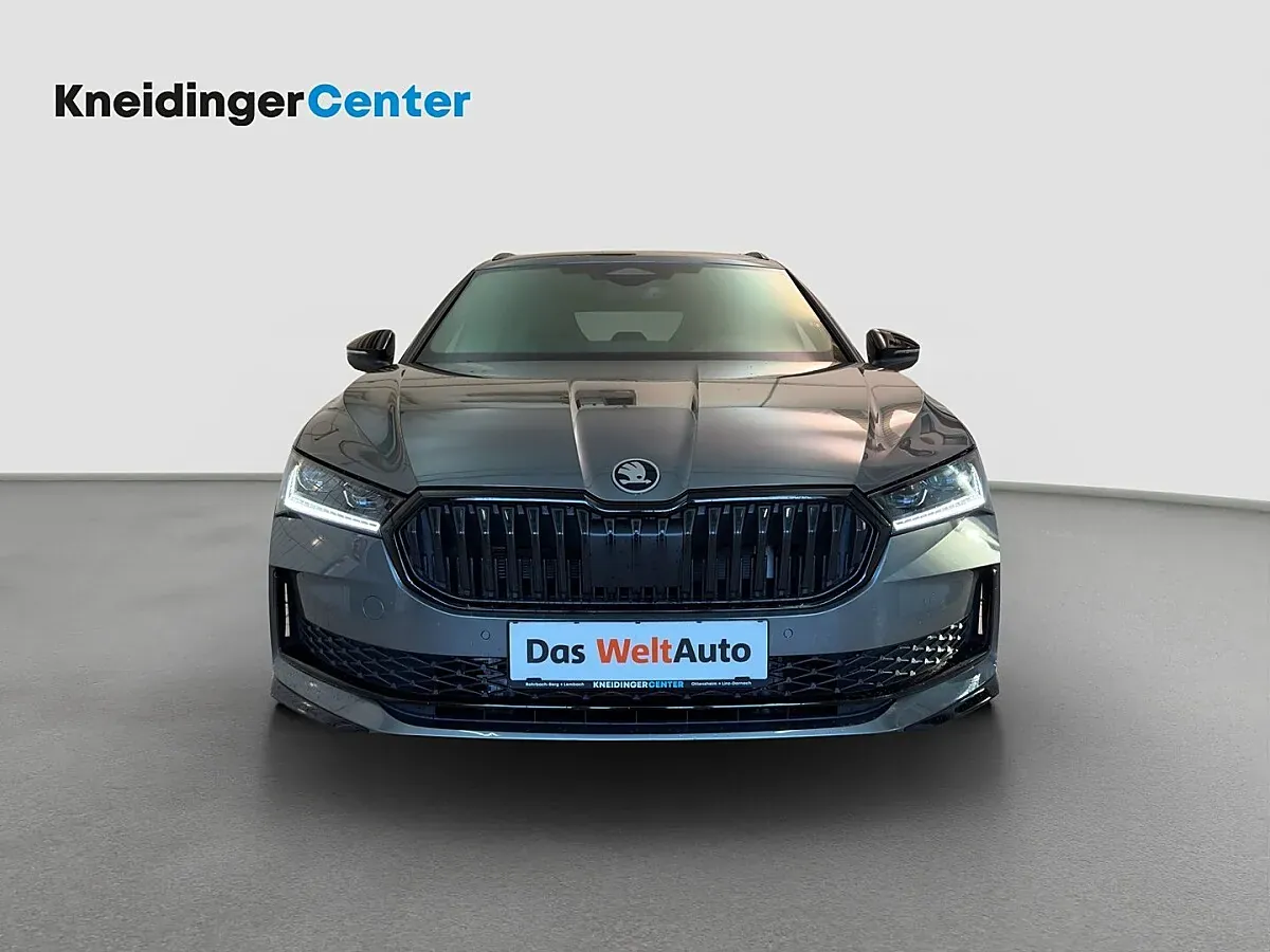 Skoda Superb 2026 photo 2
