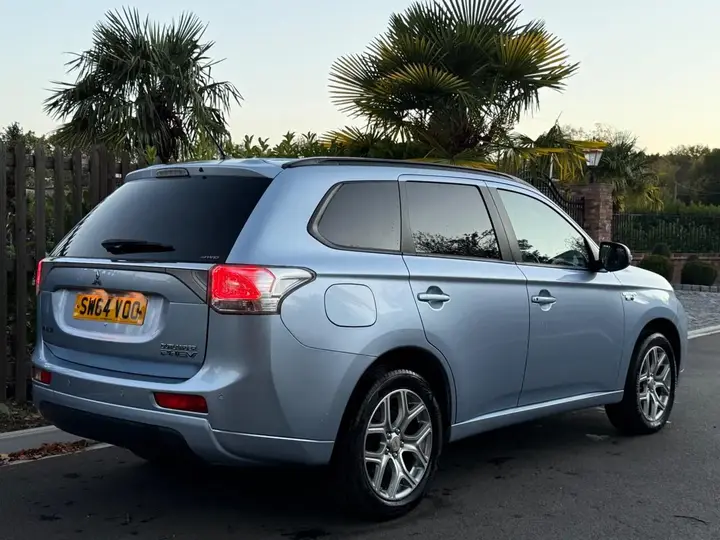 Mitsubishi Outlander 2014 photo 3