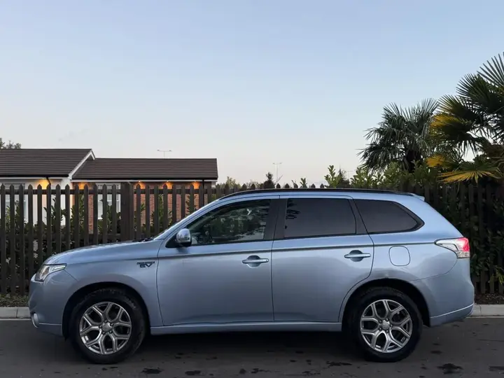 Mitsubishi Outlander 2014 photo 5