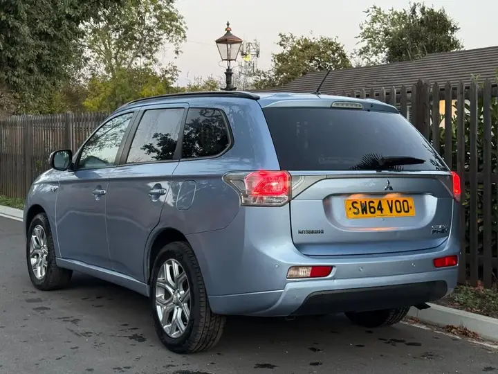 Mitsubishi Outlander 2014 photo 4