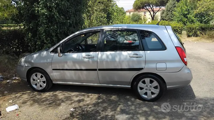 Suzuki Liana