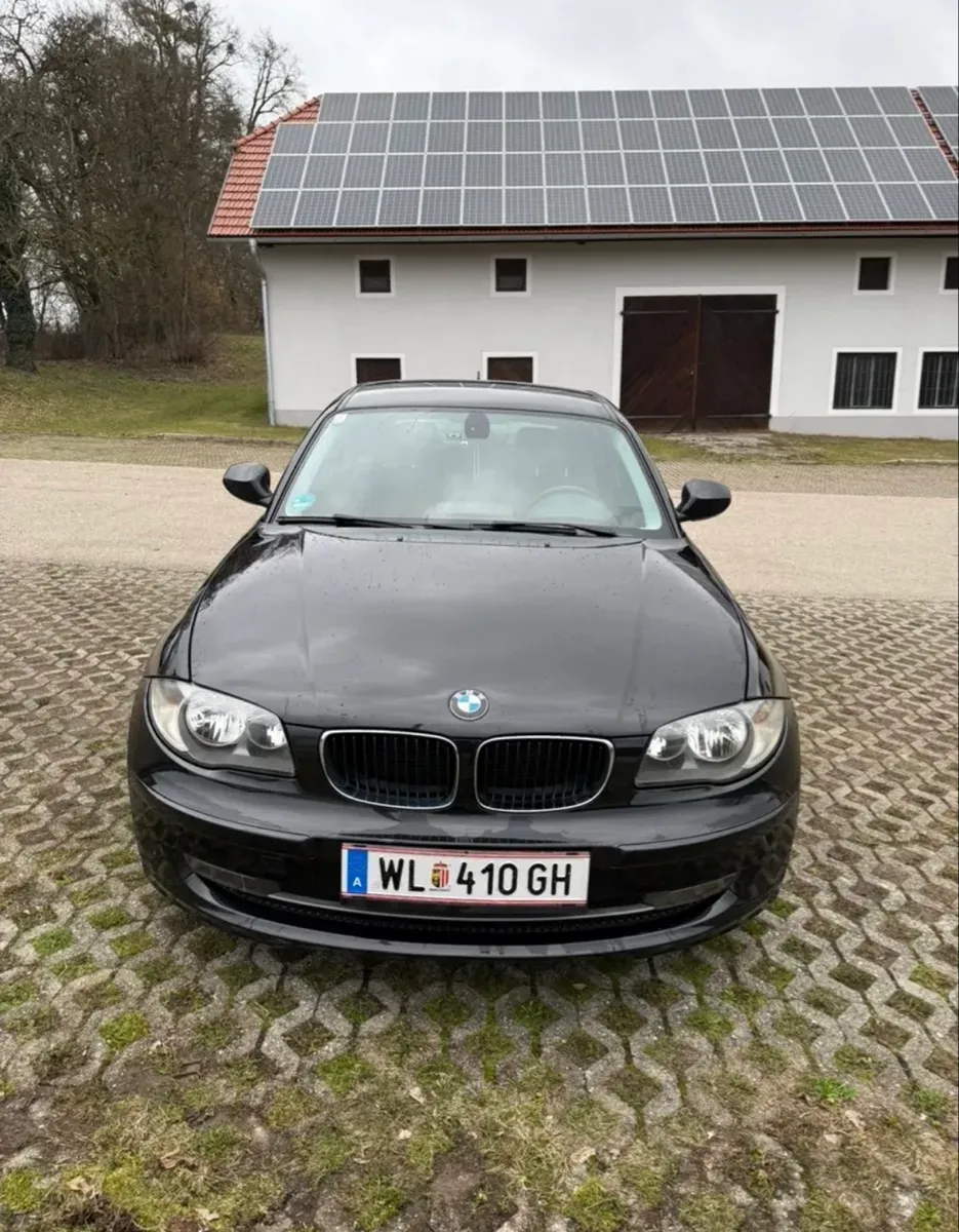 BMW 1 Series 2011 photo 2