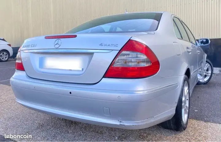 Mercedes-Benz E-Class 2007 photo 2