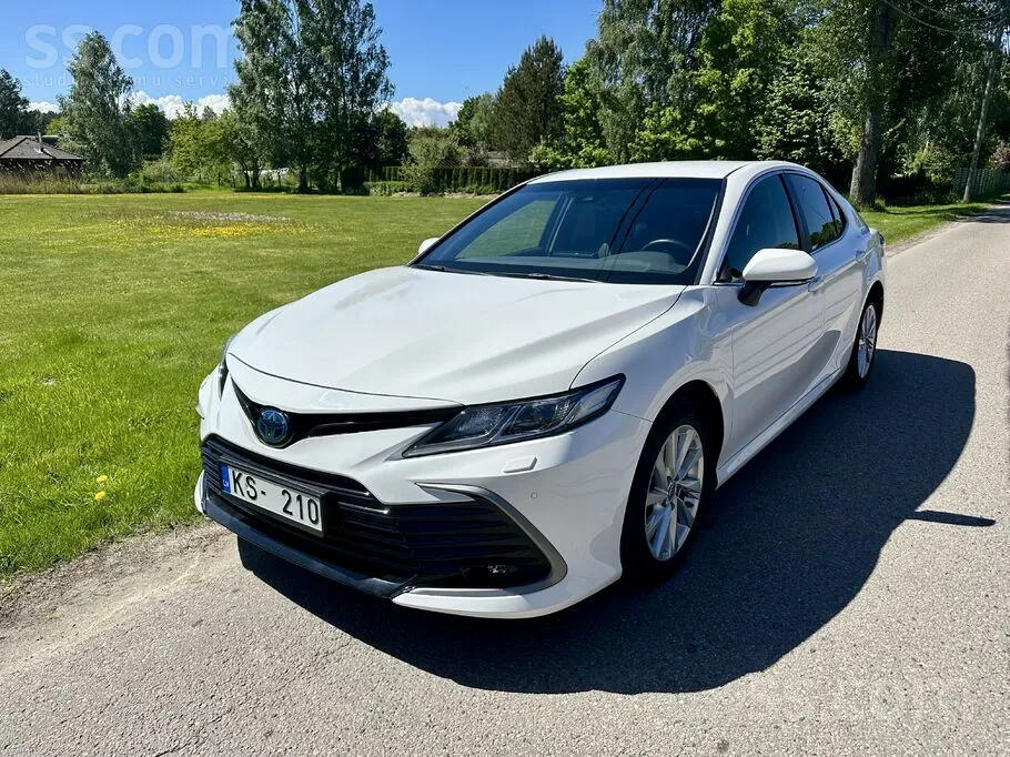 Toyota Camry 2023 photo 2