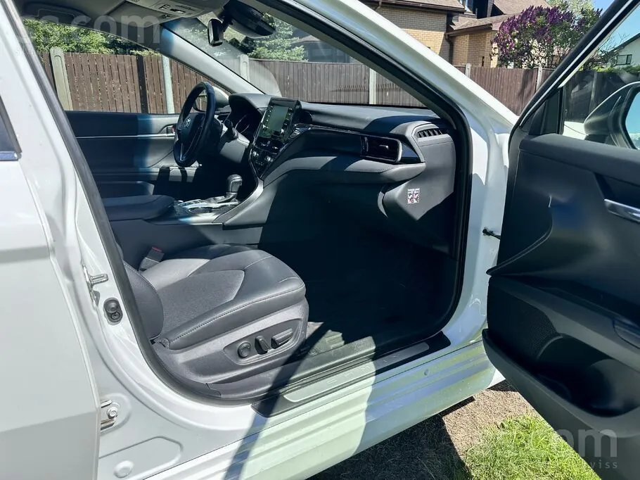 Toyota Camry 2023 photo 4