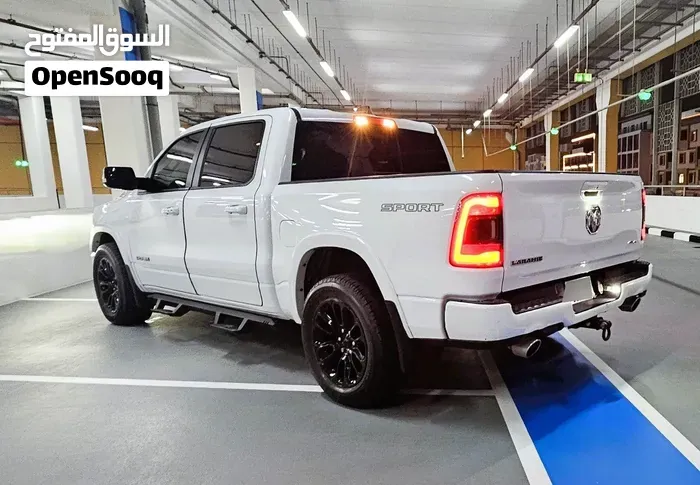 Dodge Ram Laramie 2022 photo 3