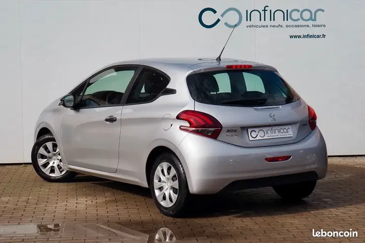 Peugeot 208 2016 photo 2