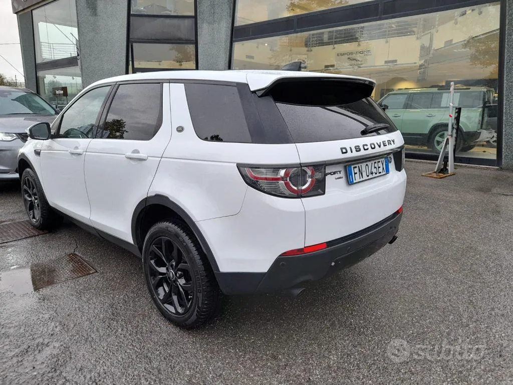 Land Rover Discovery Sport 2018 photo 4