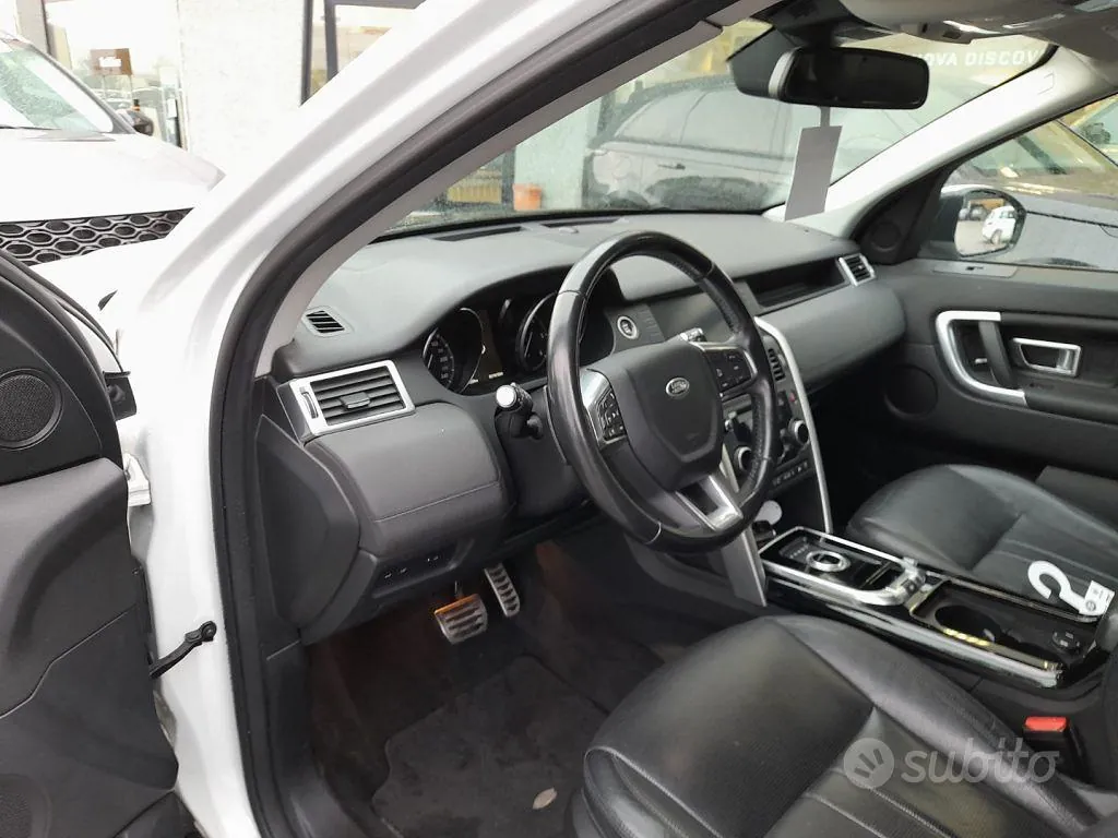 Land Rover Discovery Sport 2018 photo 5