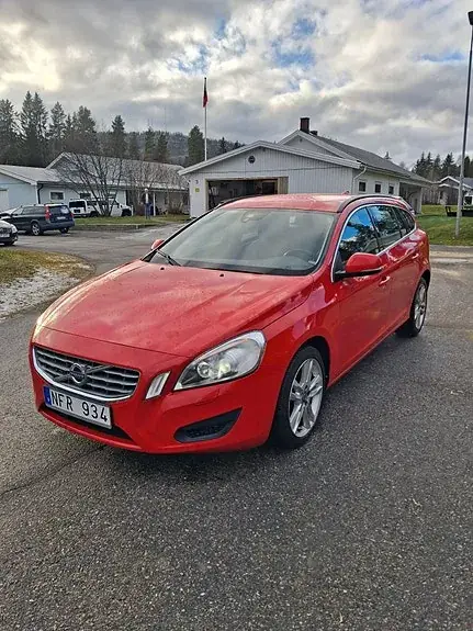 Volvo V60 2013 photo 2