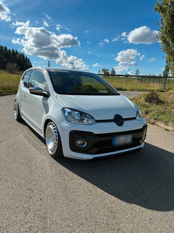 Volkswagen Up