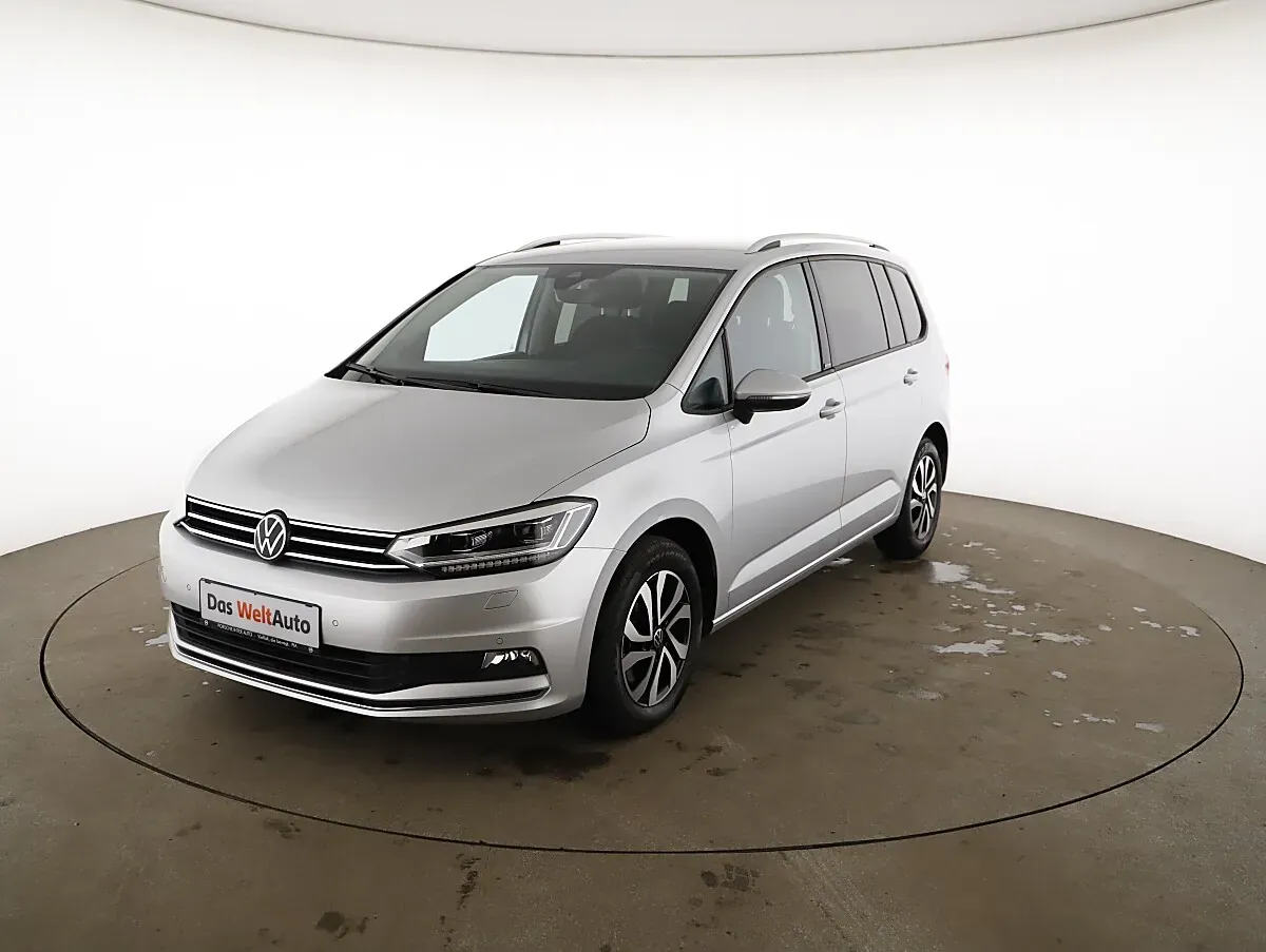 Volkswagen Touran 2022 photo 2