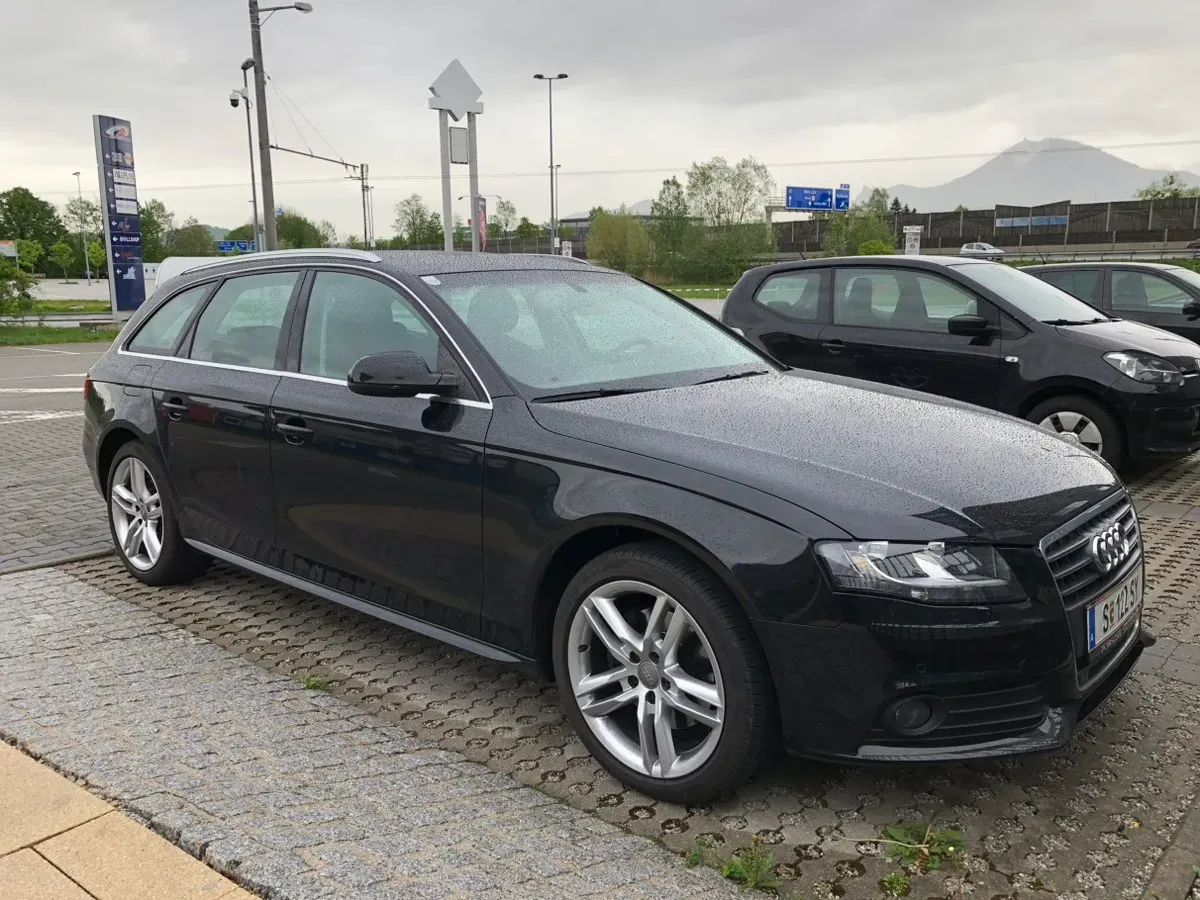 Audi A4 2010 photo 3