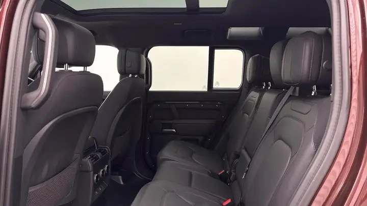 Land Rover Defender 110 2024 photo 4