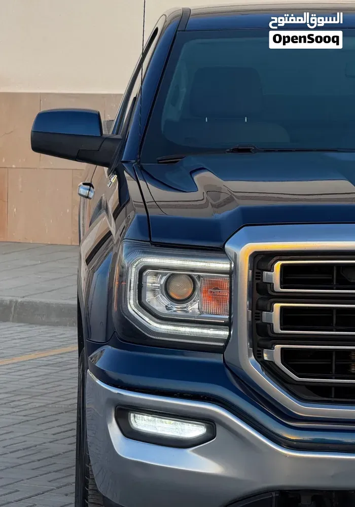 GMC Sierra 2018 photo 2