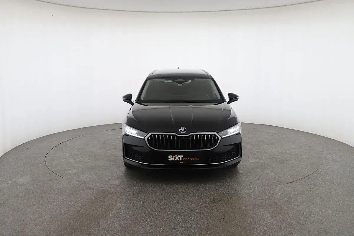 Skoda Superb 2025 photo 2