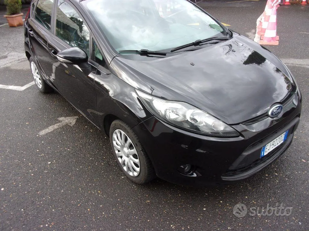 Ford Fiesta 2011 photo 3