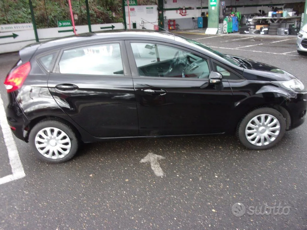 Ford Fiesta 2011 photo 4