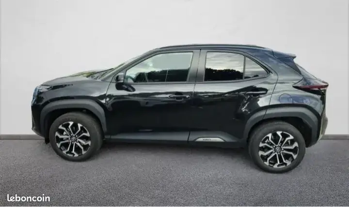 Toyota Yaris Cross 2024 photo 2