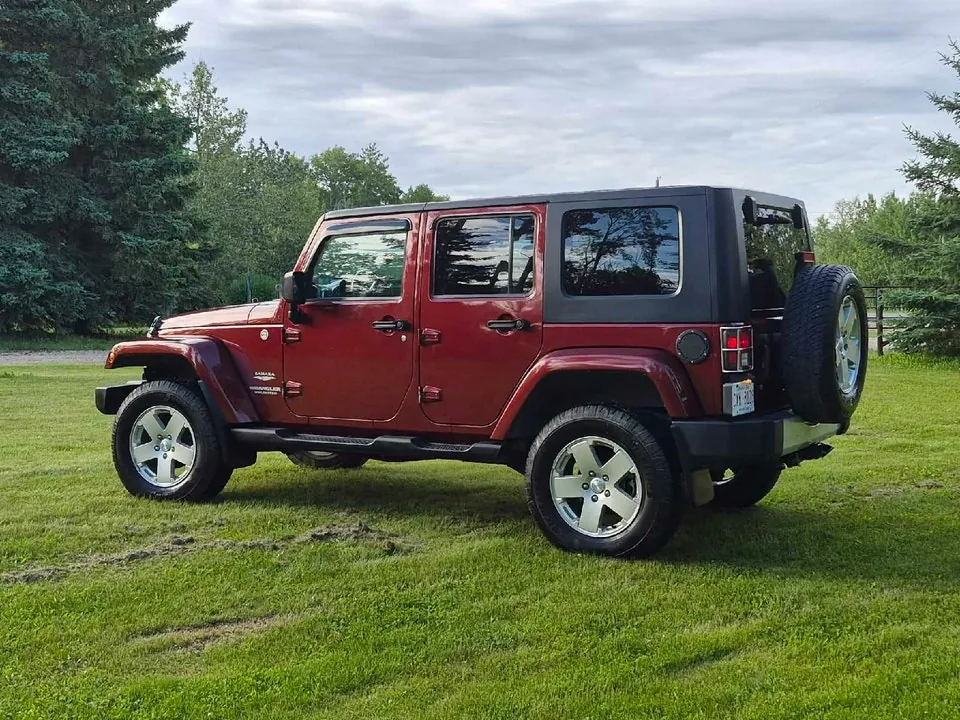 Jeep Wrangler Unlimited 2010 photo 3