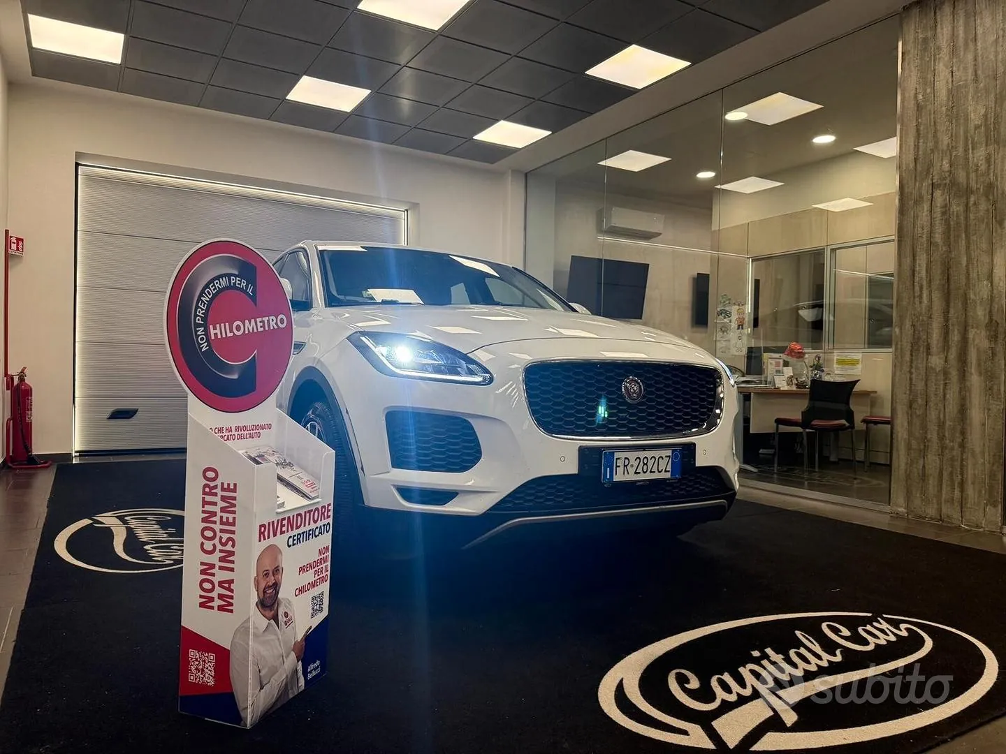 Jaguar E-Pace 2018 photo 3