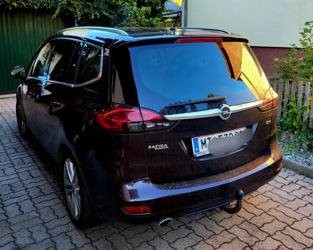 Opel Zafira Tourer 2012 photo 2