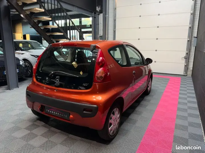 Peugeot 107 2010 photo 5