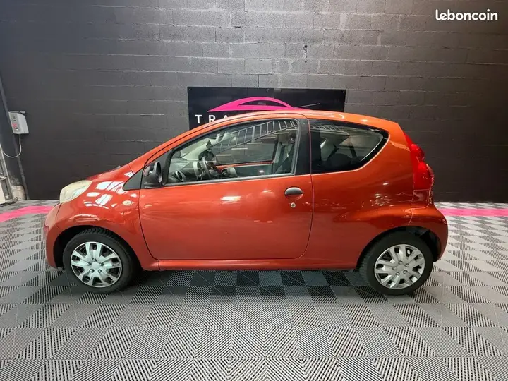 Peugeot 107 2010 photo 2