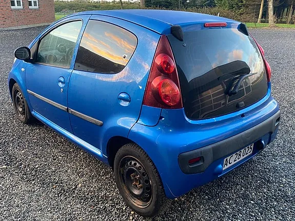 Peugeot 107 2012 photo 5