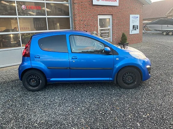 Peugeot 107 2012 photo 2