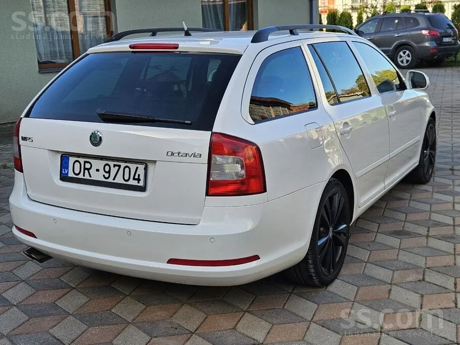 Skoda Octavia 2012 photo 3