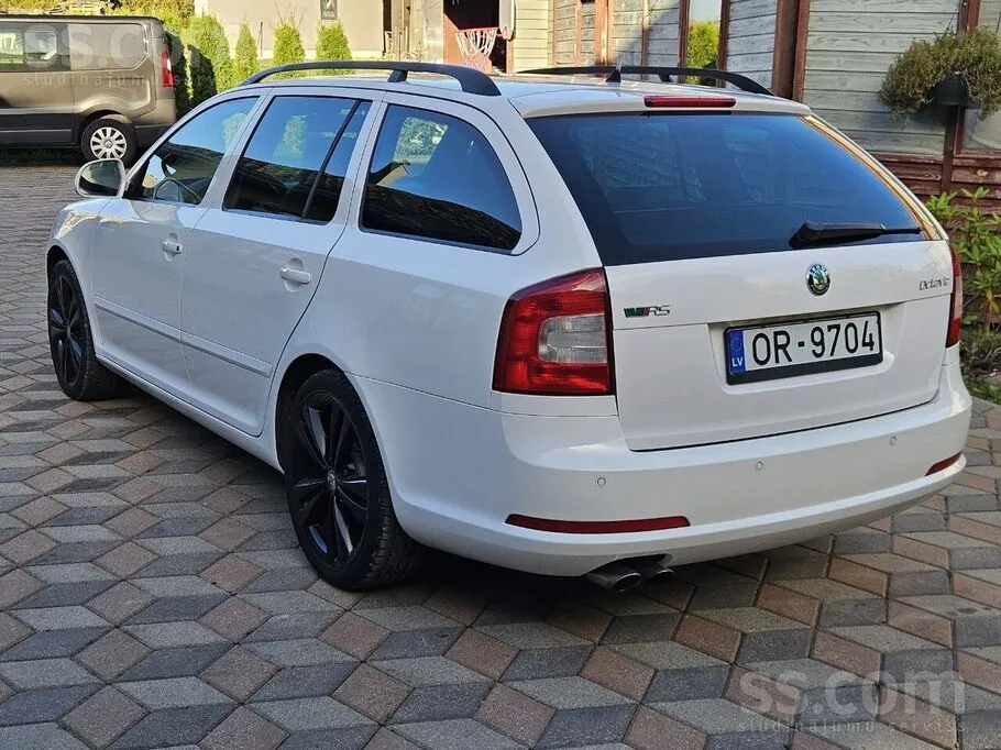 Skoda Octavia 2012 photo 2