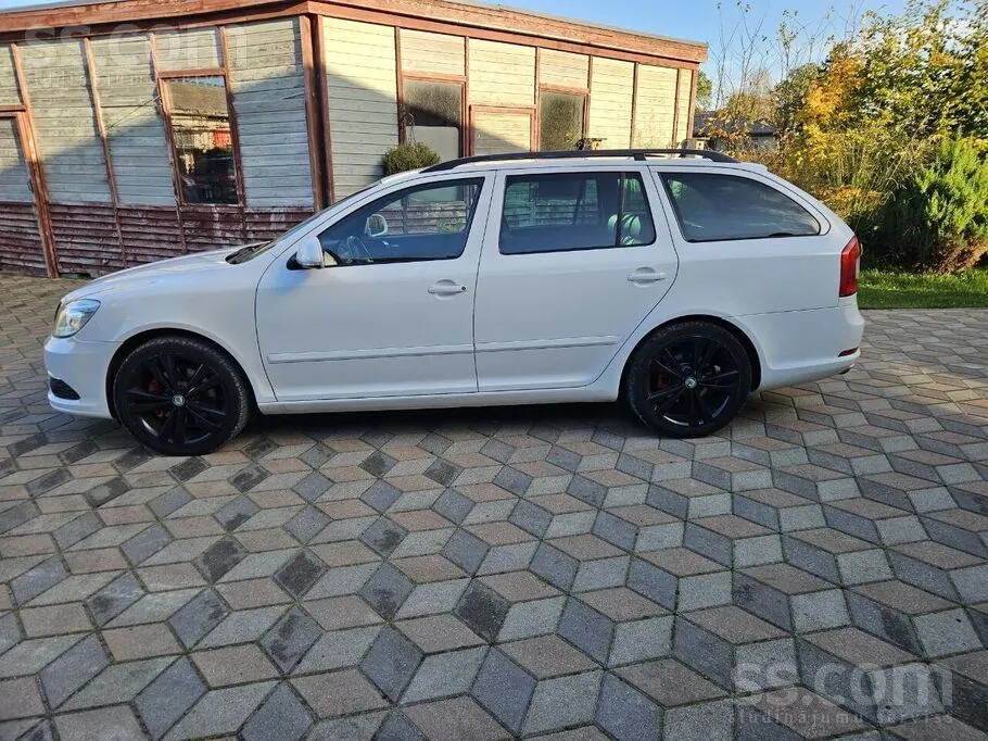 Skoda Octavia 2012 photo 4