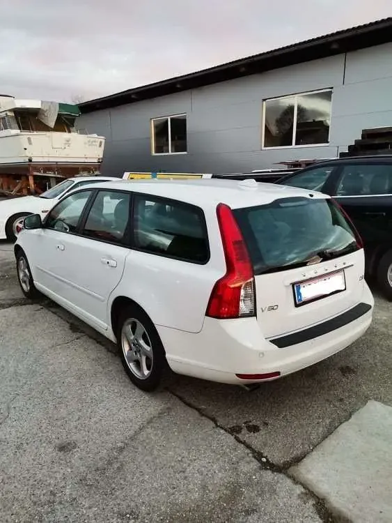 Volvo V50 2012 photo 3