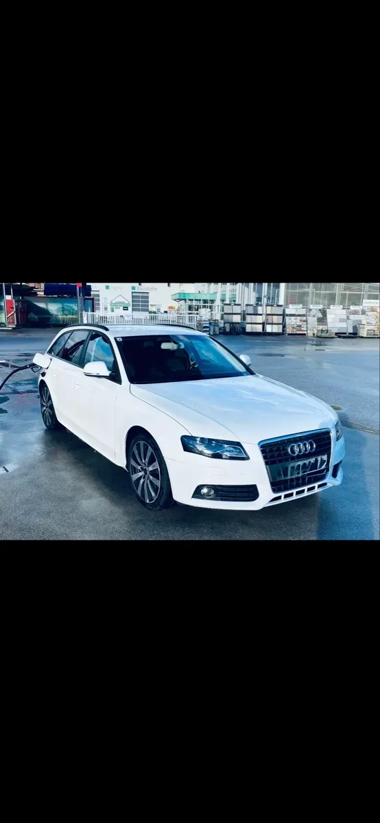 Audi A4 2009 photo 2