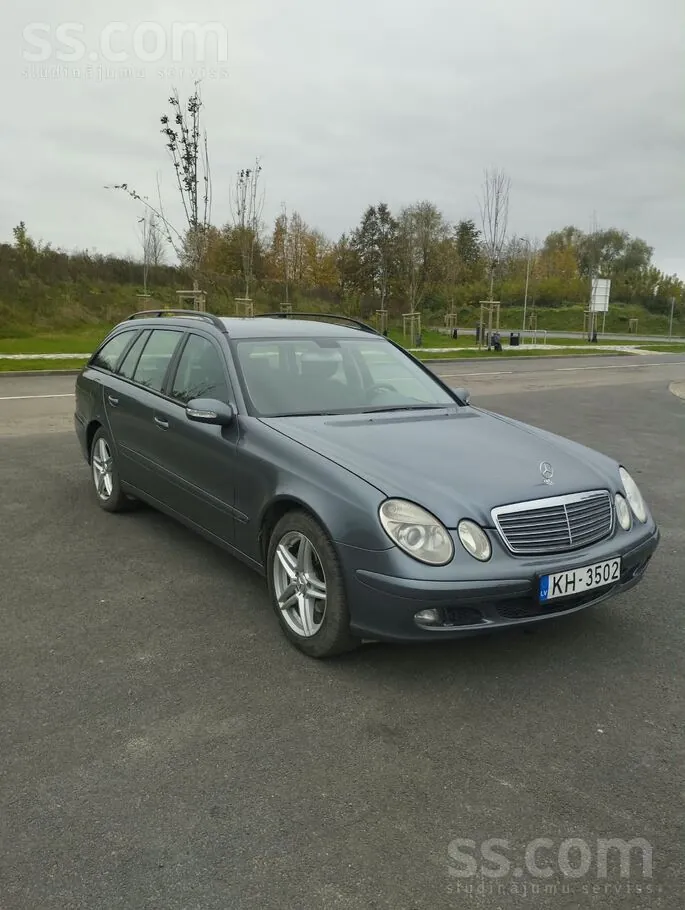 Mercedes-Benz E220 2005 photo 2