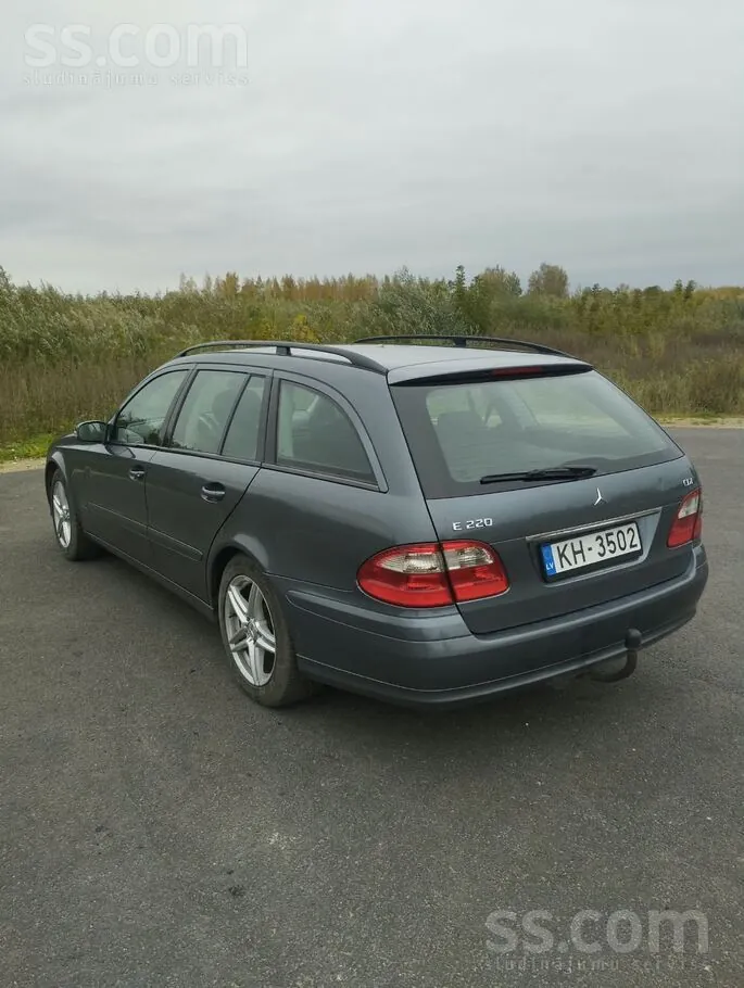 Mercedes-Benz E220 2005 photo 3