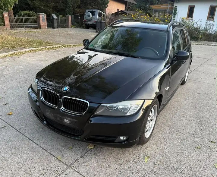 BMW 318I