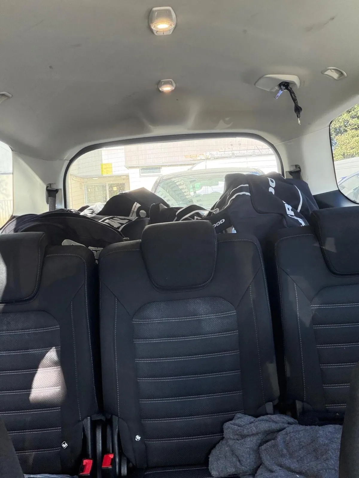 Ford Galaxy 2017 photo 3