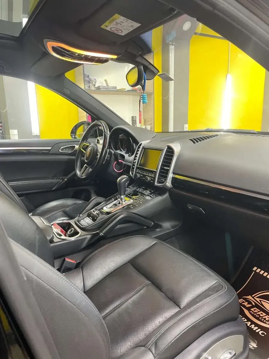 Porsche Cayenne 2015 photo 2