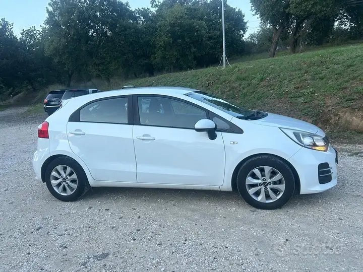 Kia Rio 2017 photo 4
